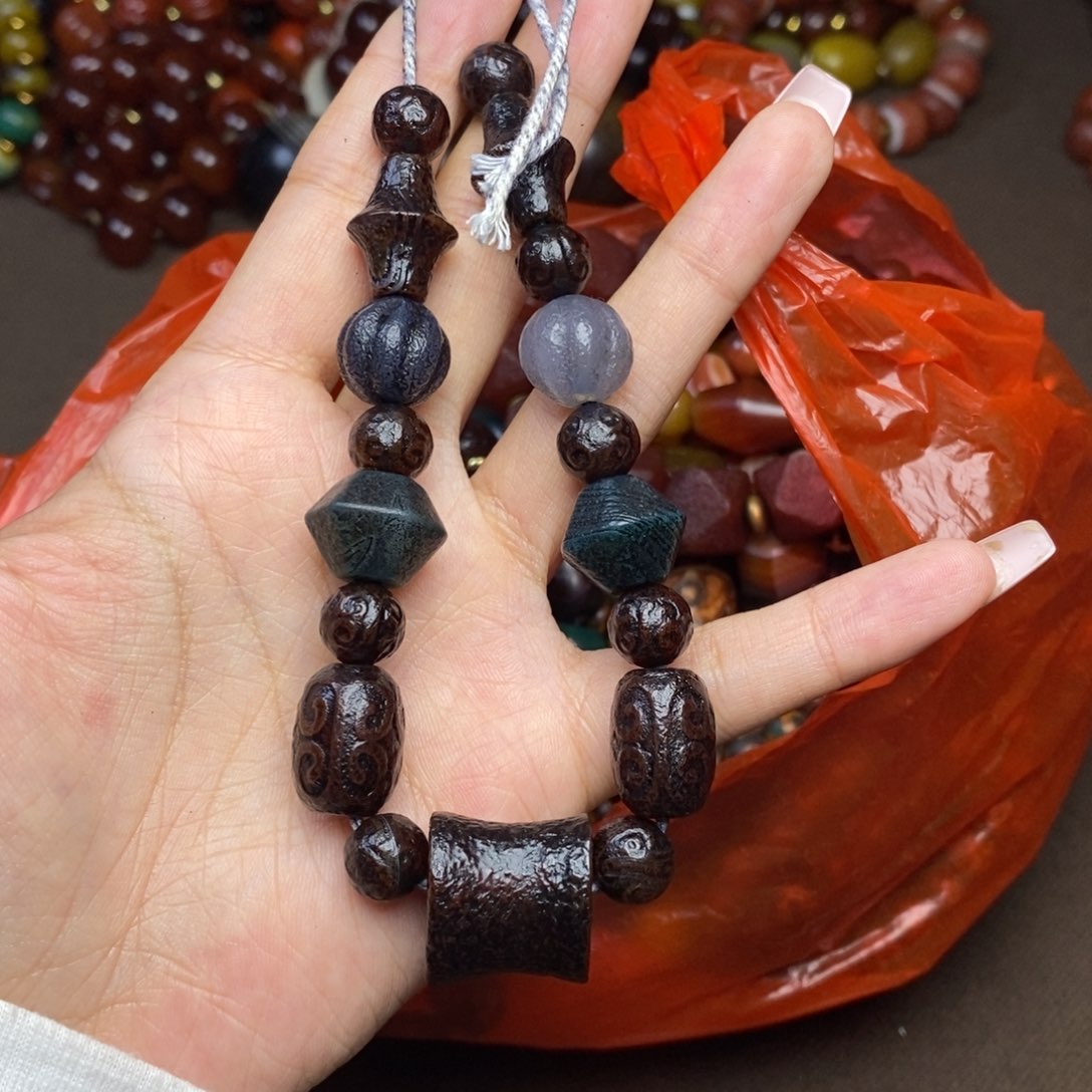 玛瑙/玉髓颈饰未镶嵌