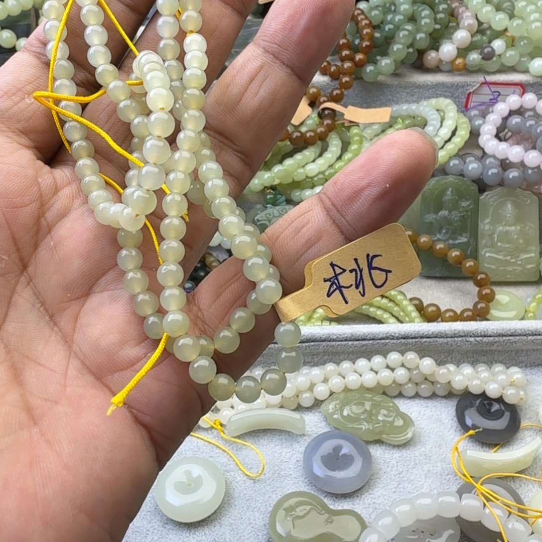 桃***西未镶嵌手链和田玉