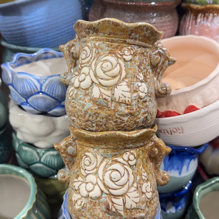 凑9块包邮，有孔，陶瓷花盆