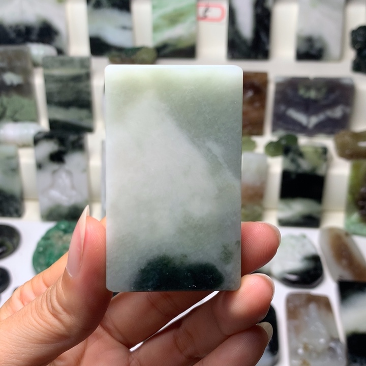 独山玉未镶嵌颈饰