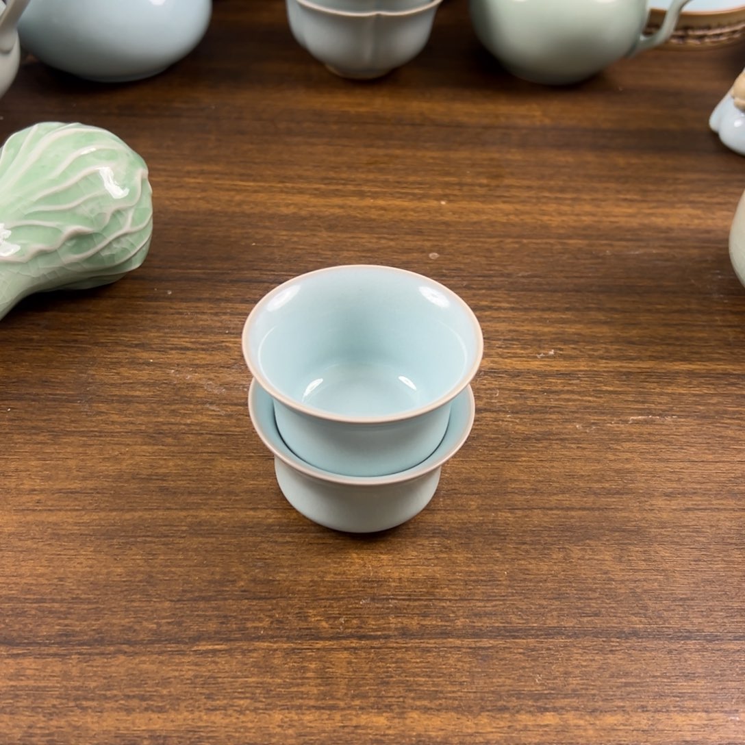 瓷杯子天青釉水马蹄杯