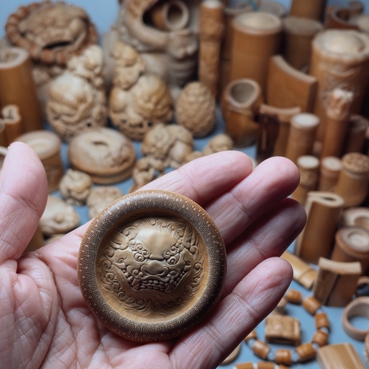 夕**恙竹根雕社保玩一个