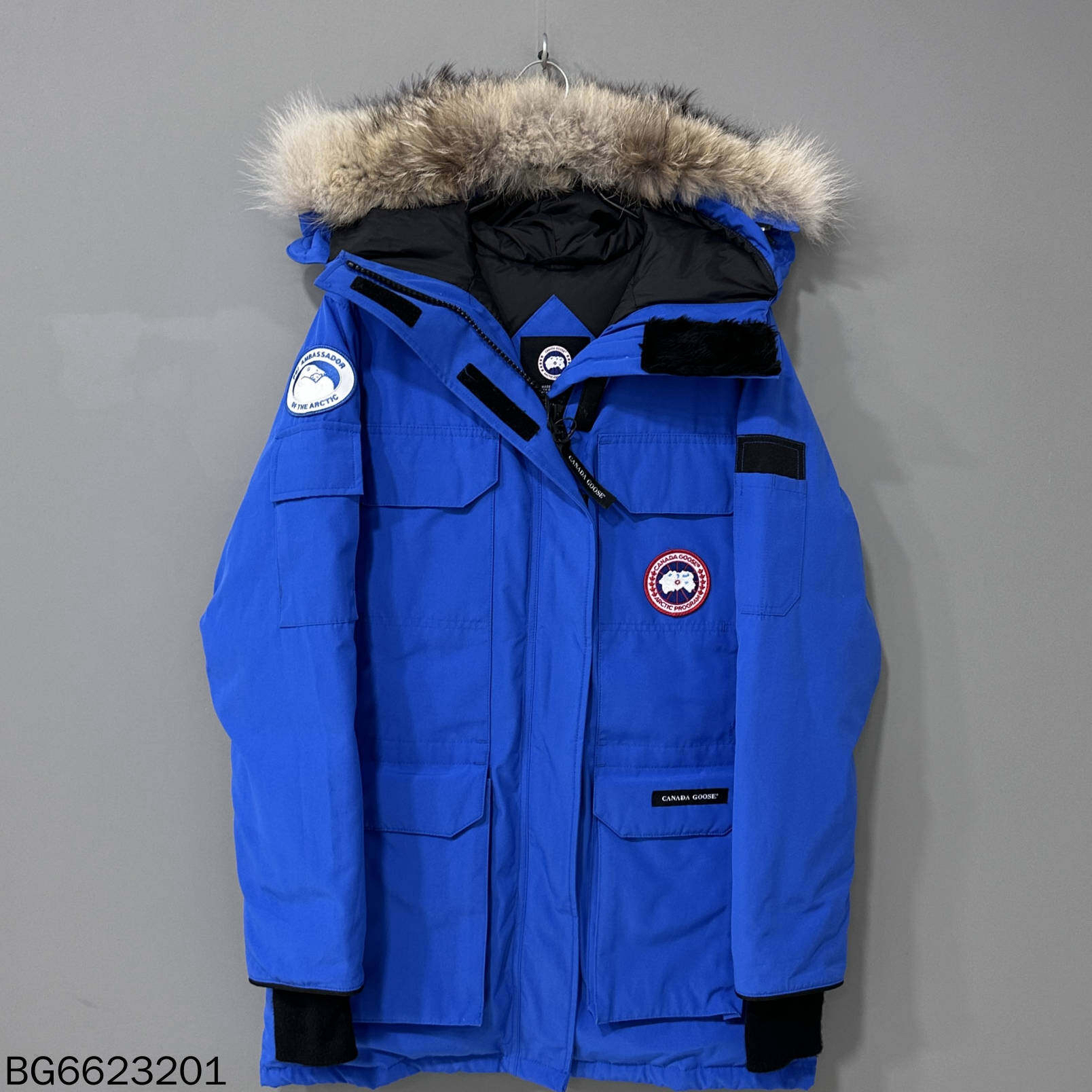 99新 CANADA GOOSE 蓝色慈善远征羽绒服/s码/23201