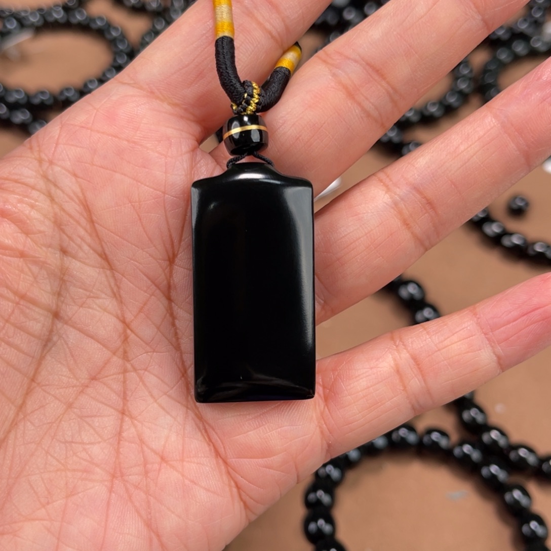 墨***秋和田玉未镶嵌手串