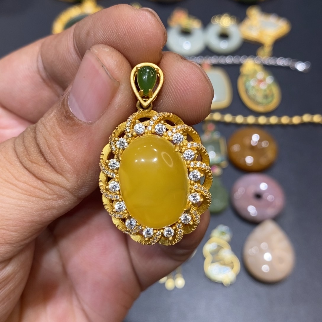 蜜蜡颈饰银S925镀金镶嵌