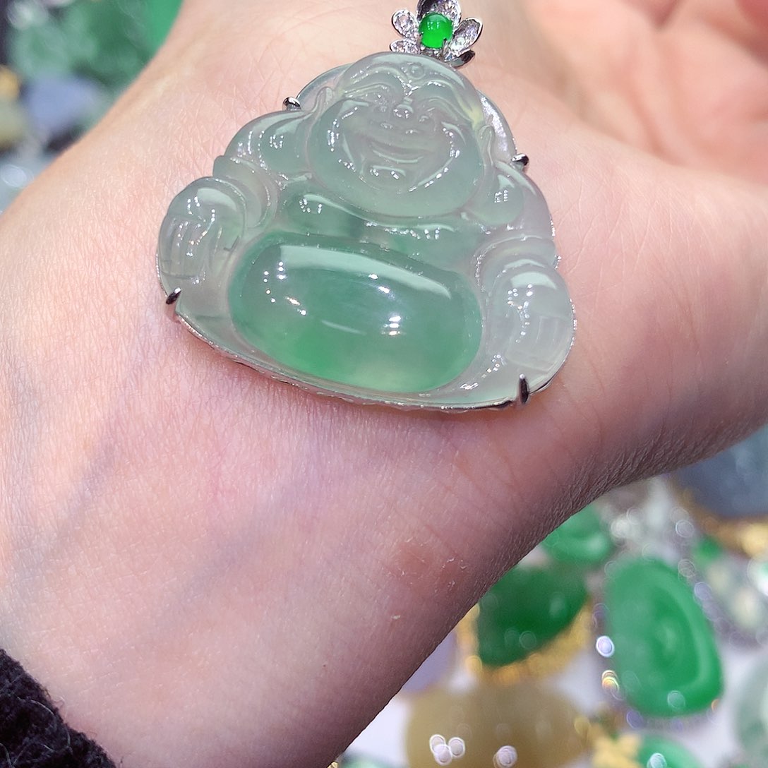 翡翠吊坠(赠链)18K金镶嵌