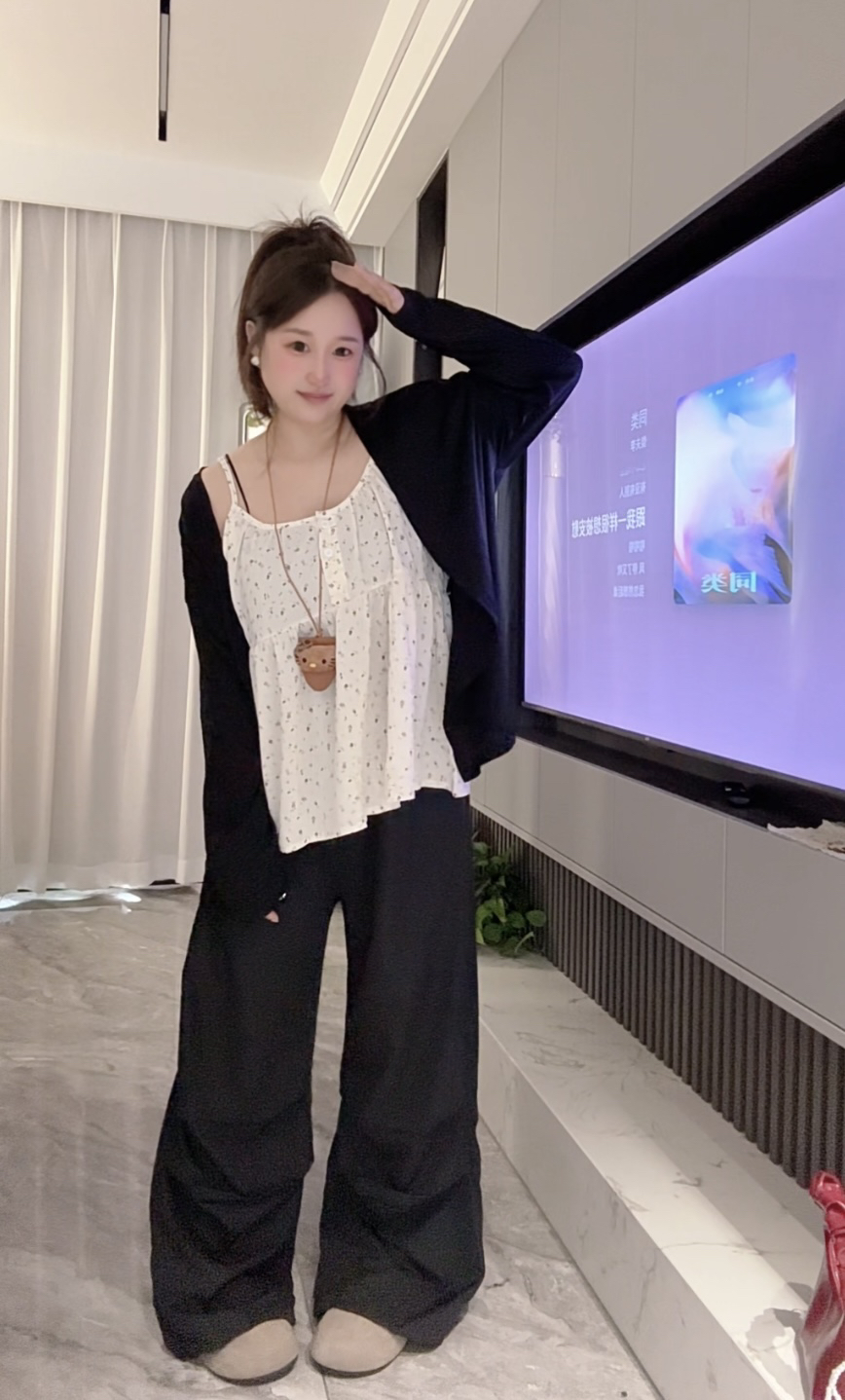 「小吴家」休闲套装碎花叠穿吊带背心女夏长袖宽松显瘦外套两件套