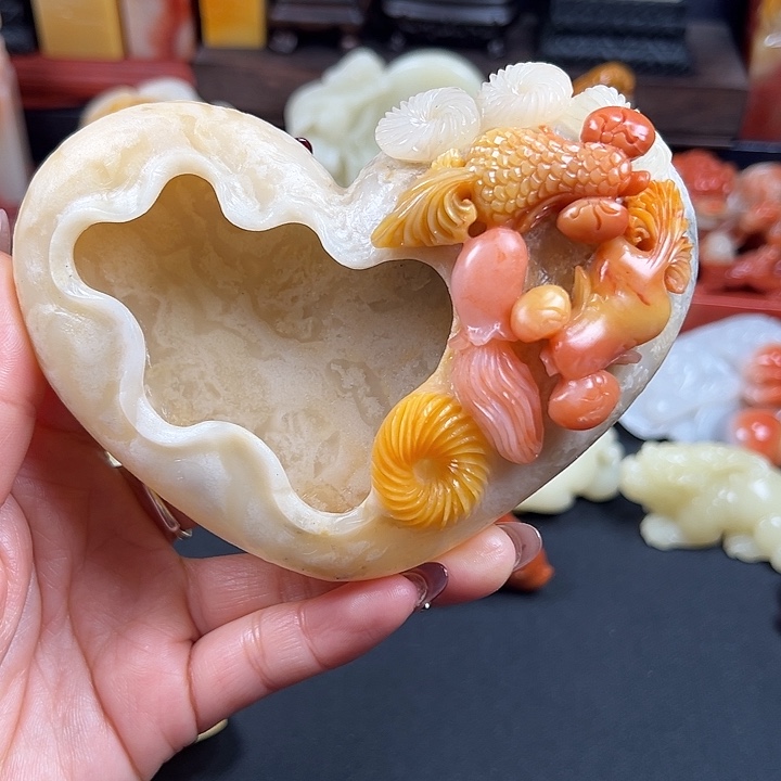 寿山石三彩老性芙蓉石