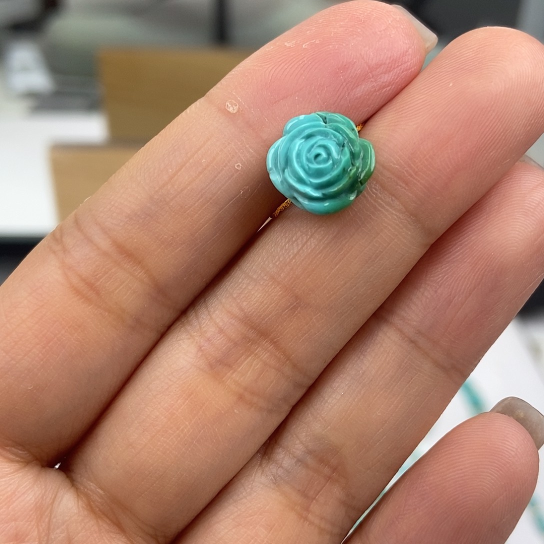 绿松石未镶嵌珠宝奇石