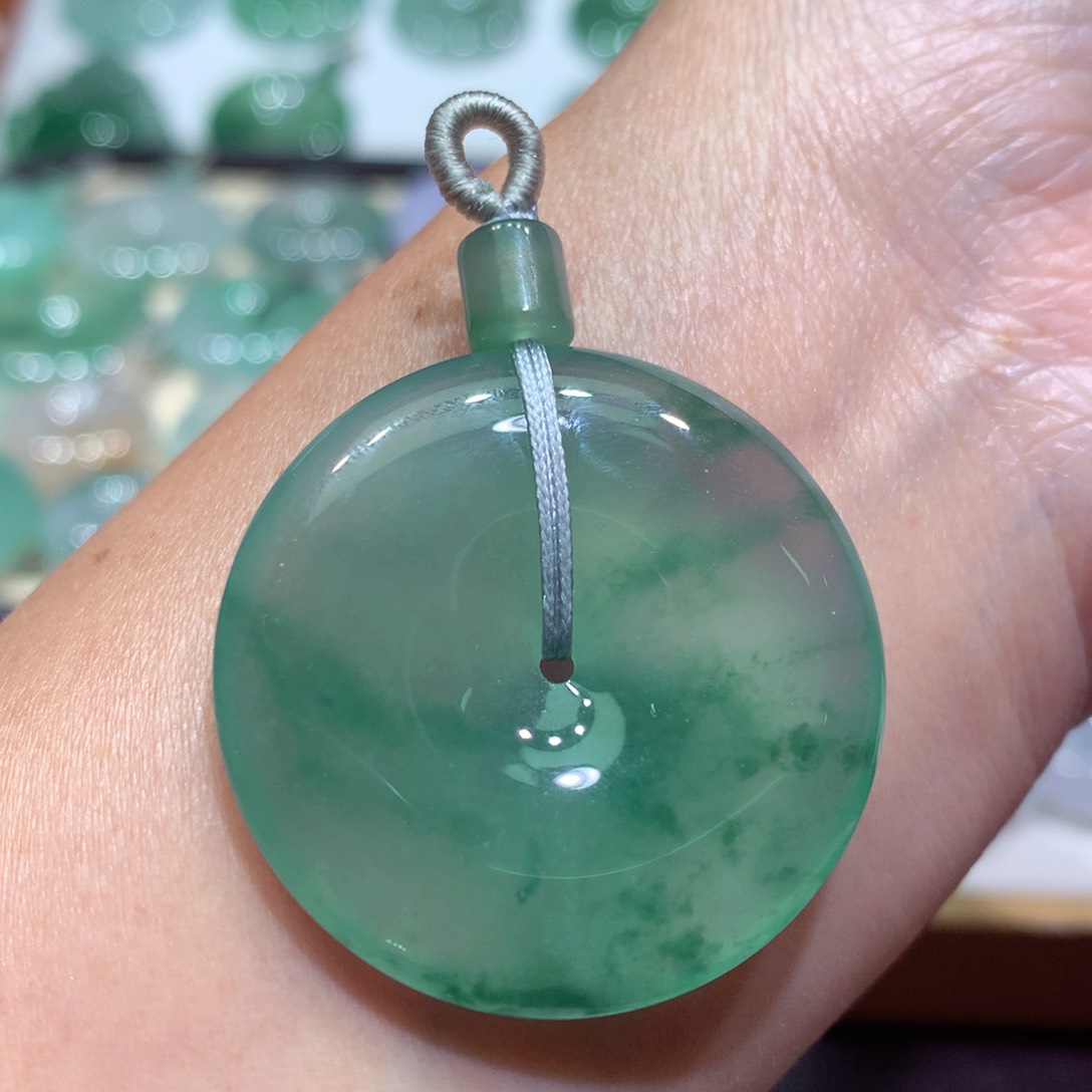 翡翠未镶嵌颈饰103尺寸33.8*5.8