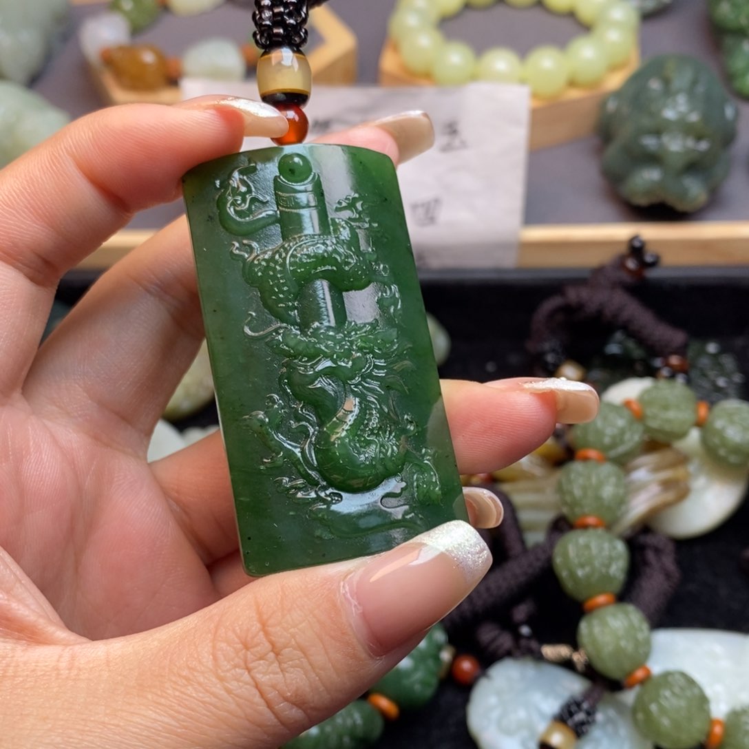 和田玉颈饰未镶嵌