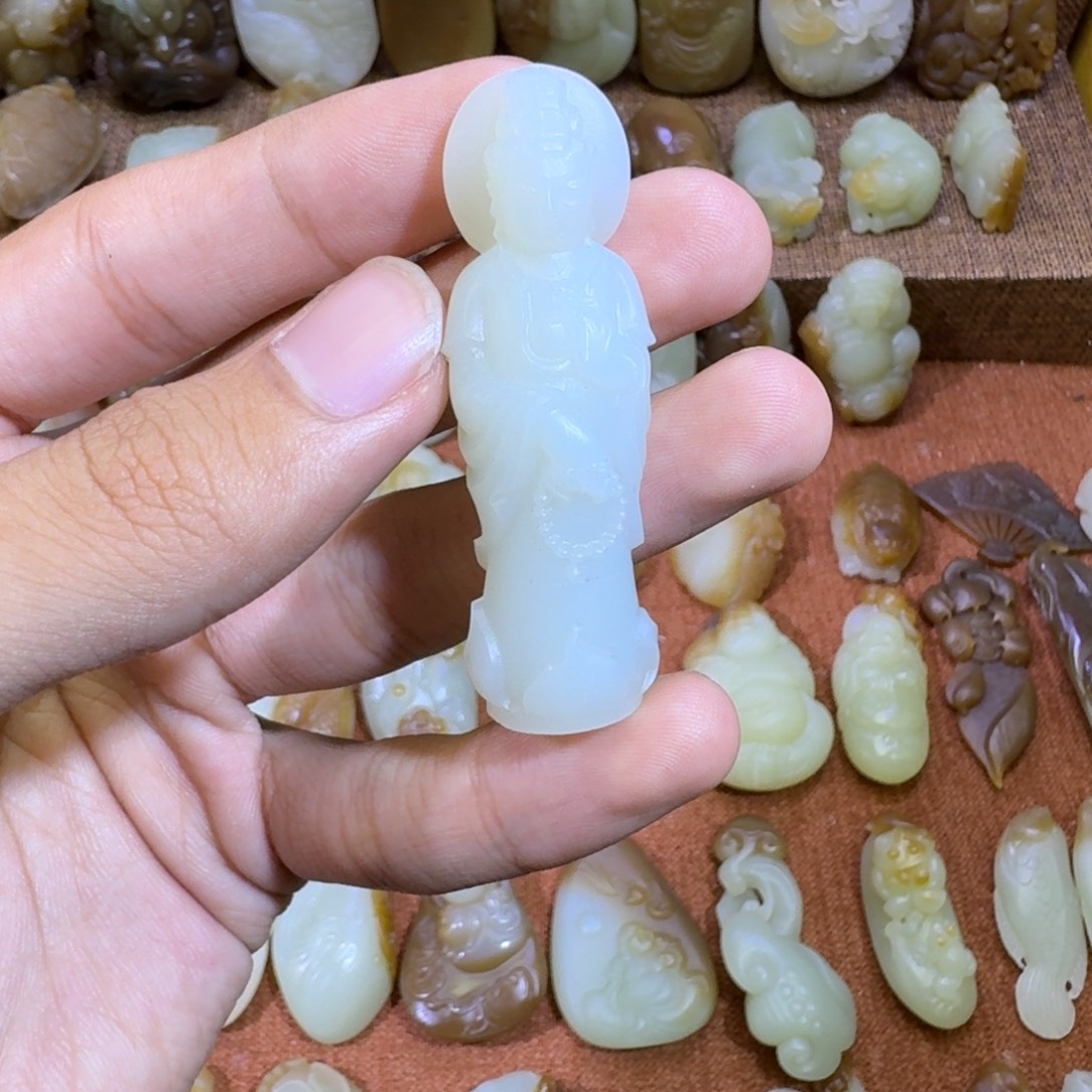 颈饰未镶嵌和田玉