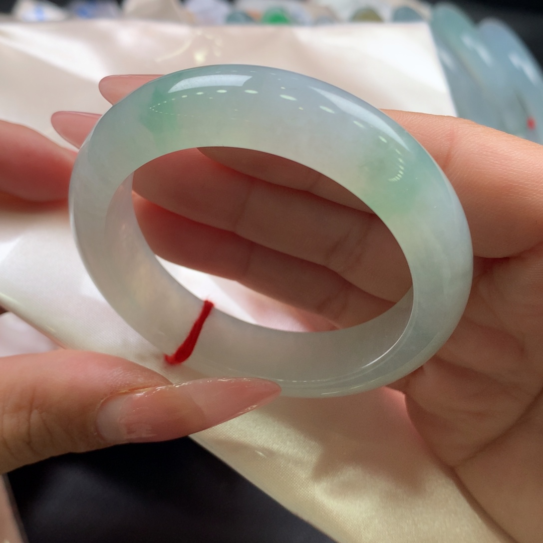 翡翠未镶嵌手镯51.5正圈