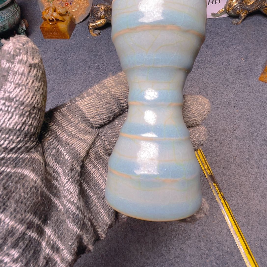 摆件坎坎坷坷地走过这座