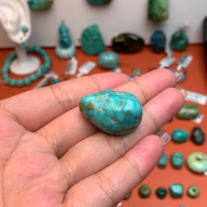 绿松石未镶嵌珠宝奇石