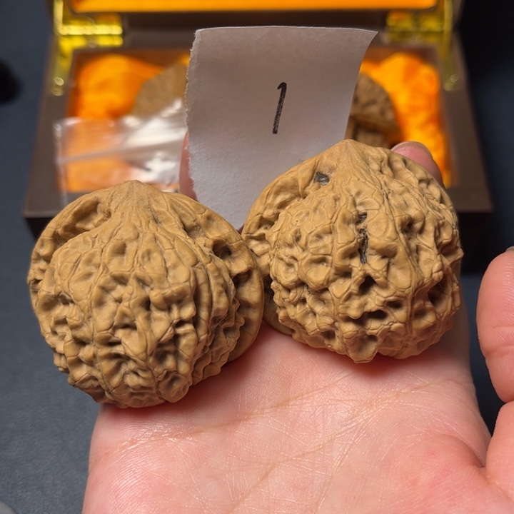 吊坠文玩核桃麒麟纹官帽