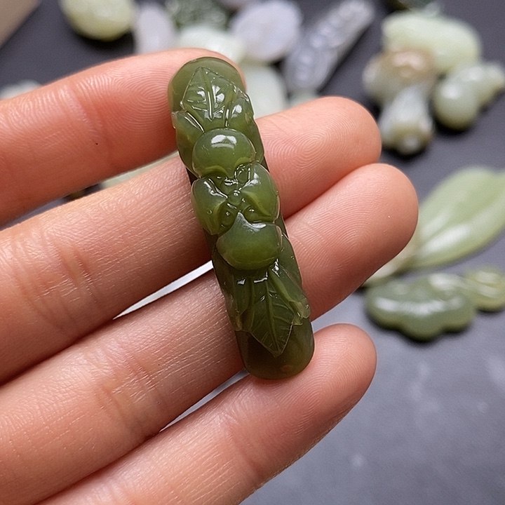 颈饰未镶嵌和田玉七*鱼