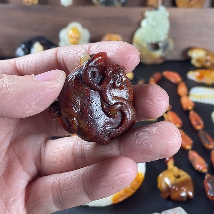 和田玉颈饰未镶嵌东****间