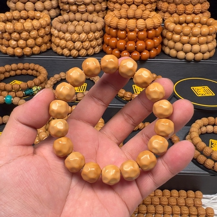 猴头核桃手串大**?黑金无相奶酪