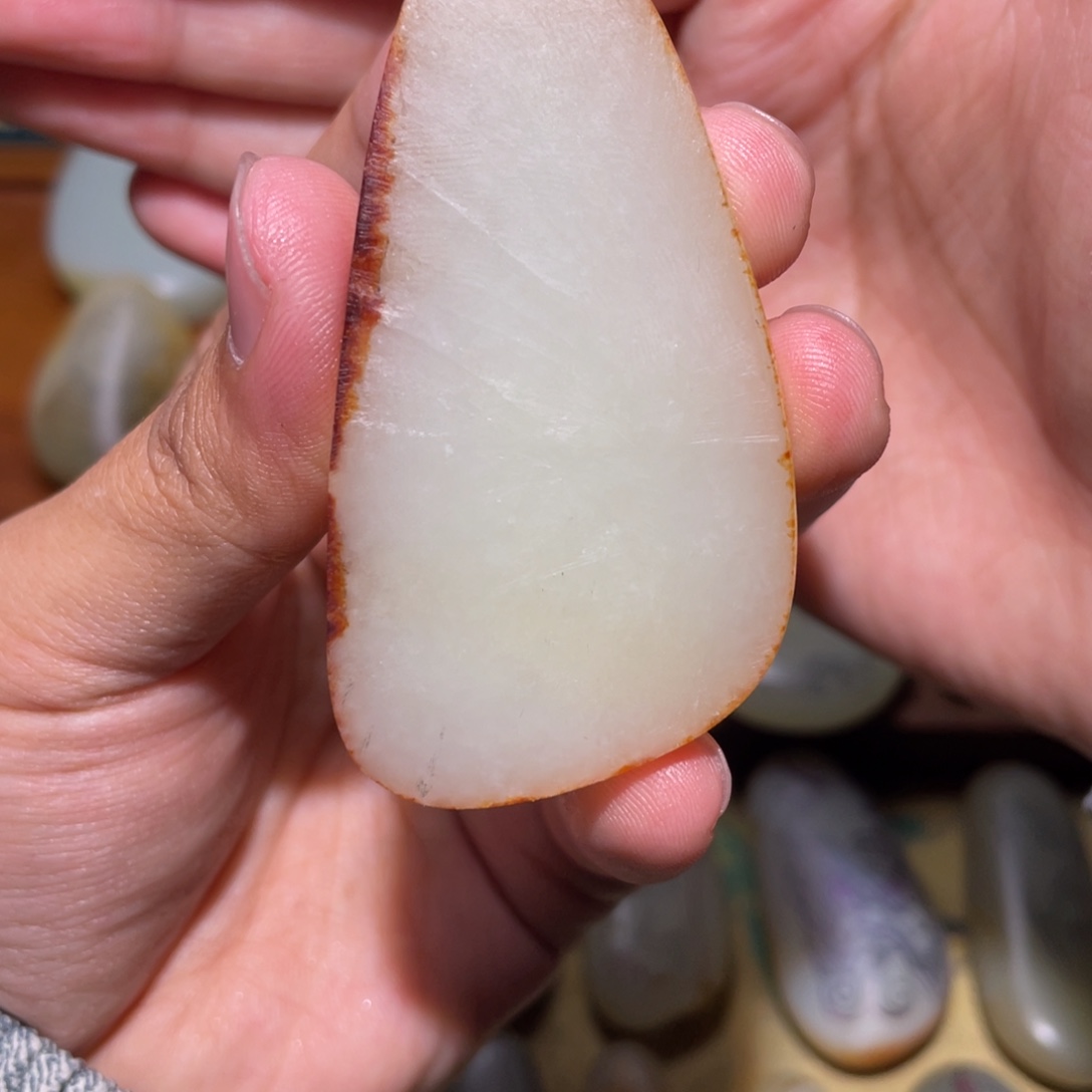 受***人定制和田玉未镶嵌吊坠