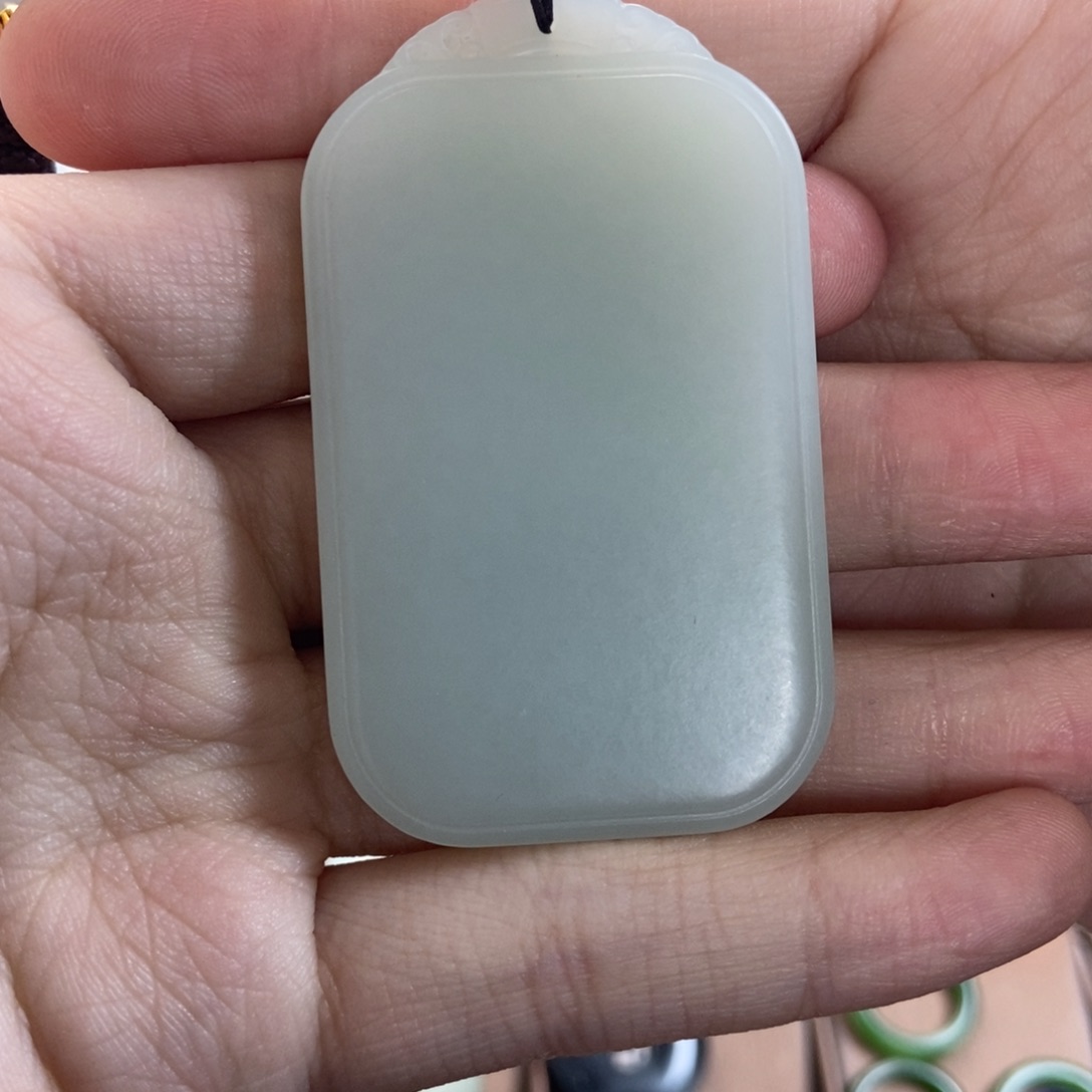 和田玉（糖玉）颈饰未镶嵌