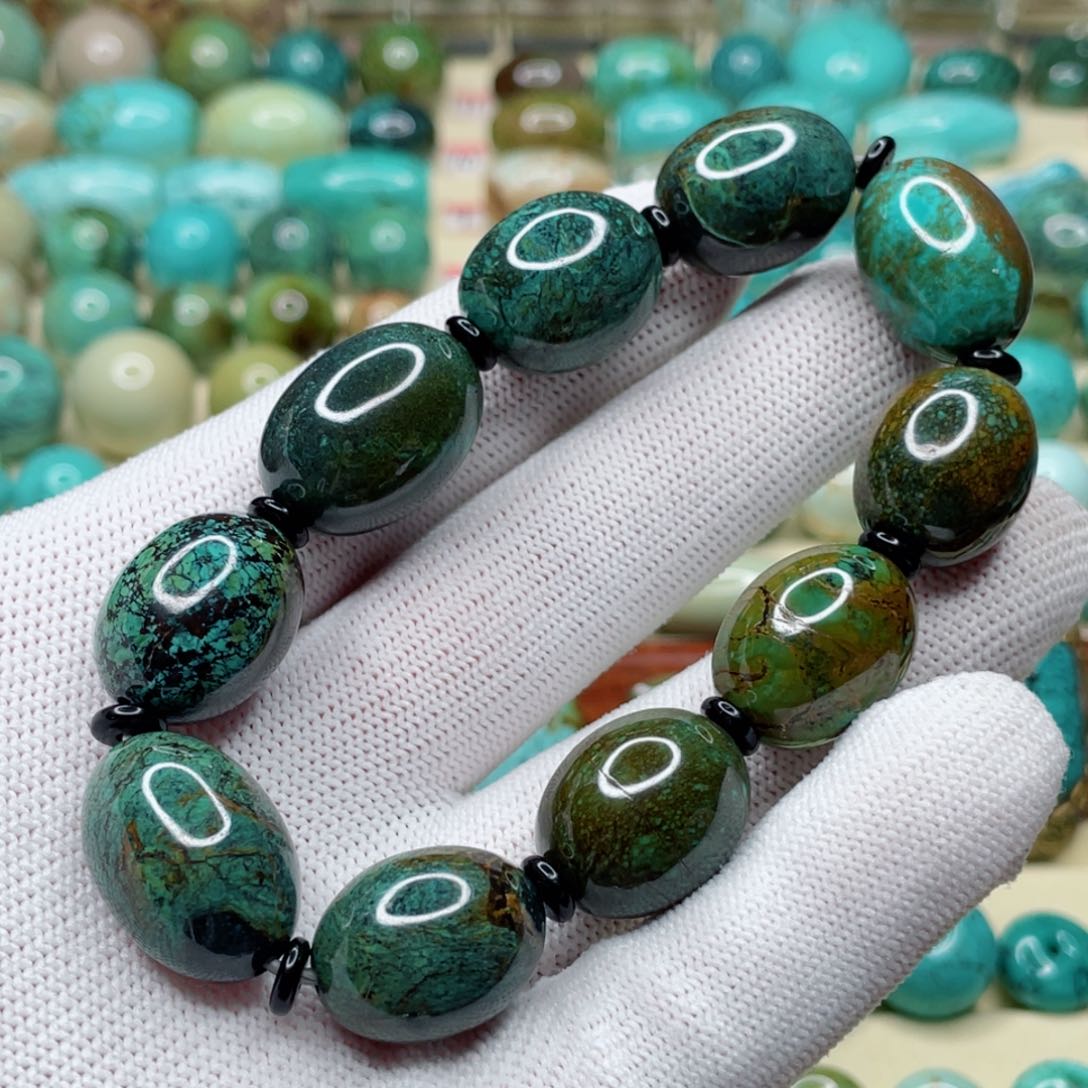 未镶嵌绿松石颈饰