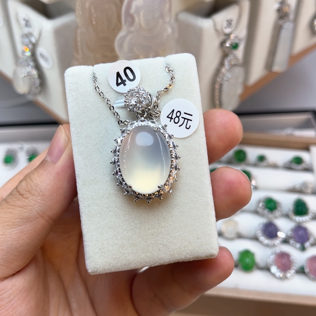 玛瑙/玉髓颈饰合金