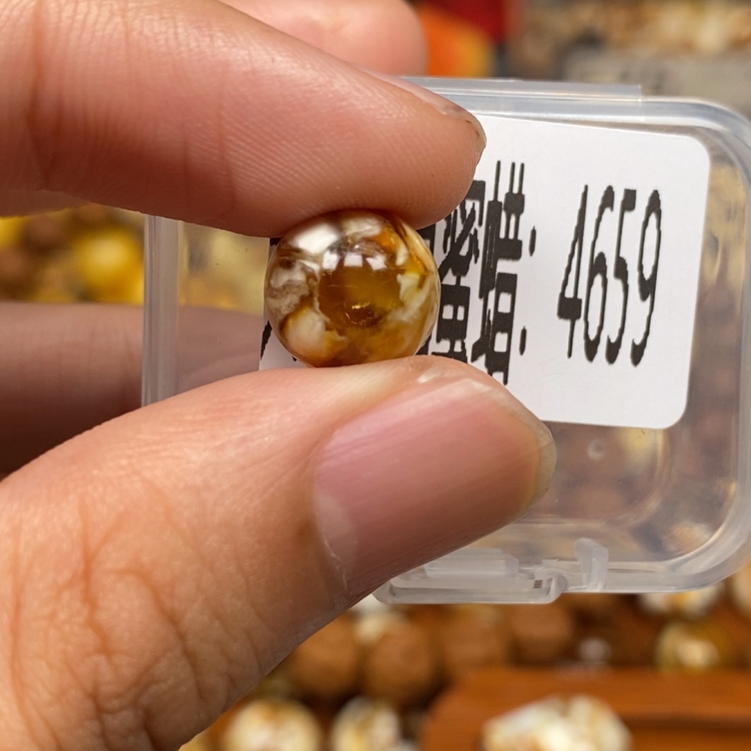 蜜蜡未镶嵌珠宝奇石4659