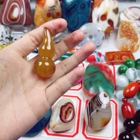 玛瑙/玉髓耳饰未镶嵌