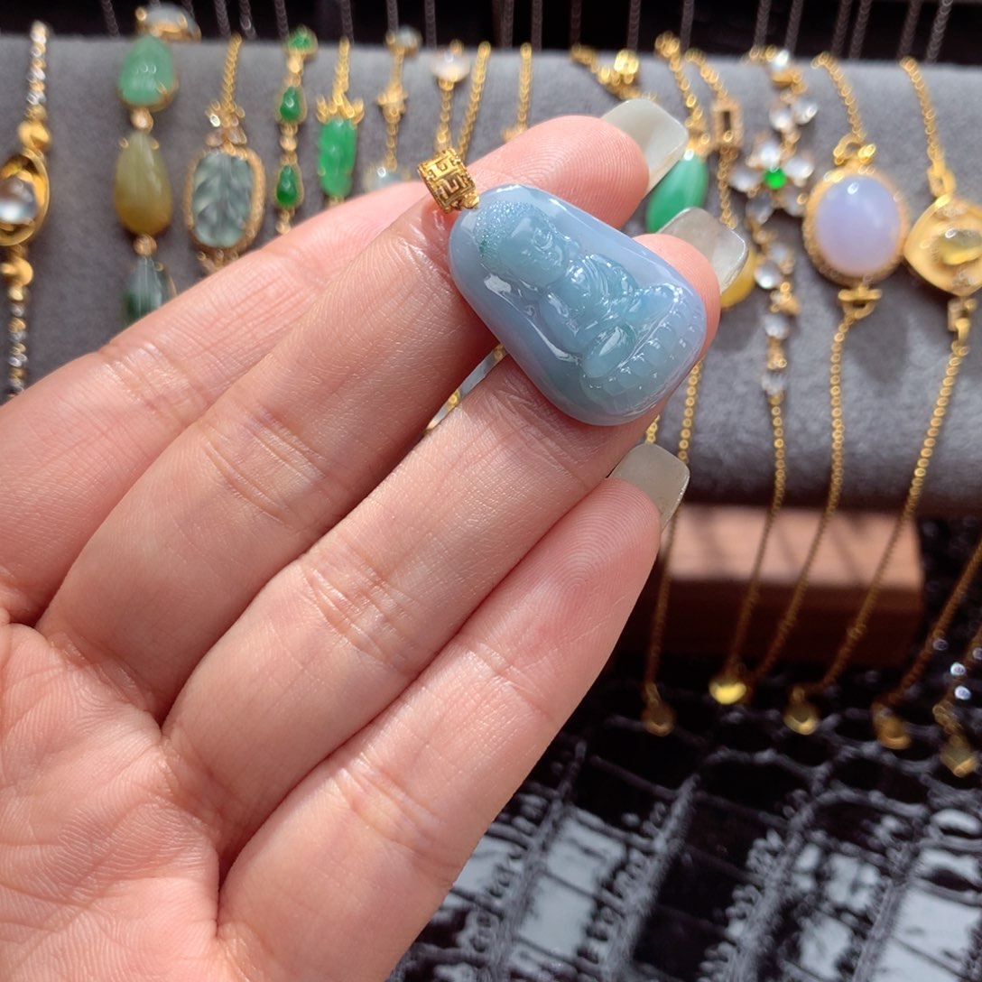 翡翠颈饰18K金镶嵌翡翠