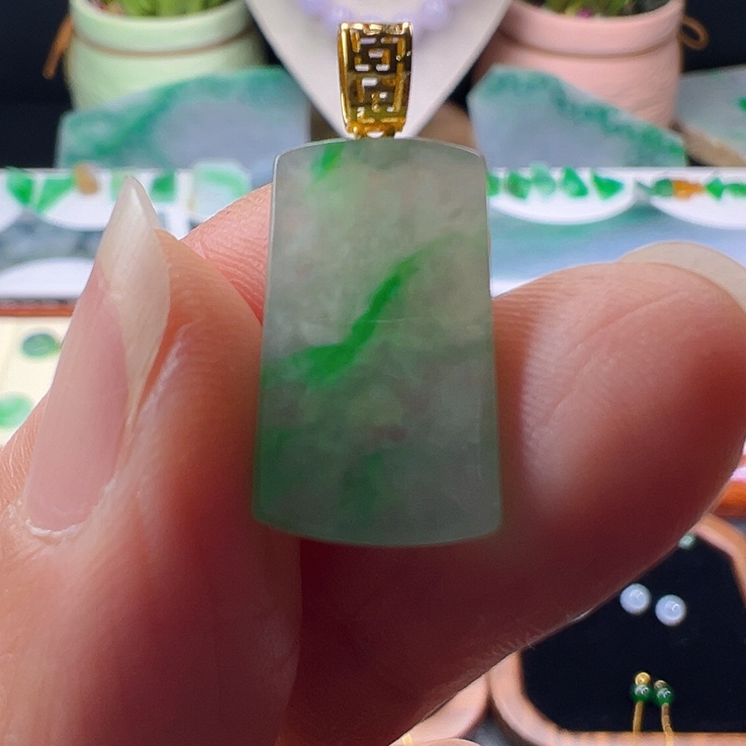 翡翠18K金镶嵌颈饰翡翠冰飘绿无事牌卡18.5