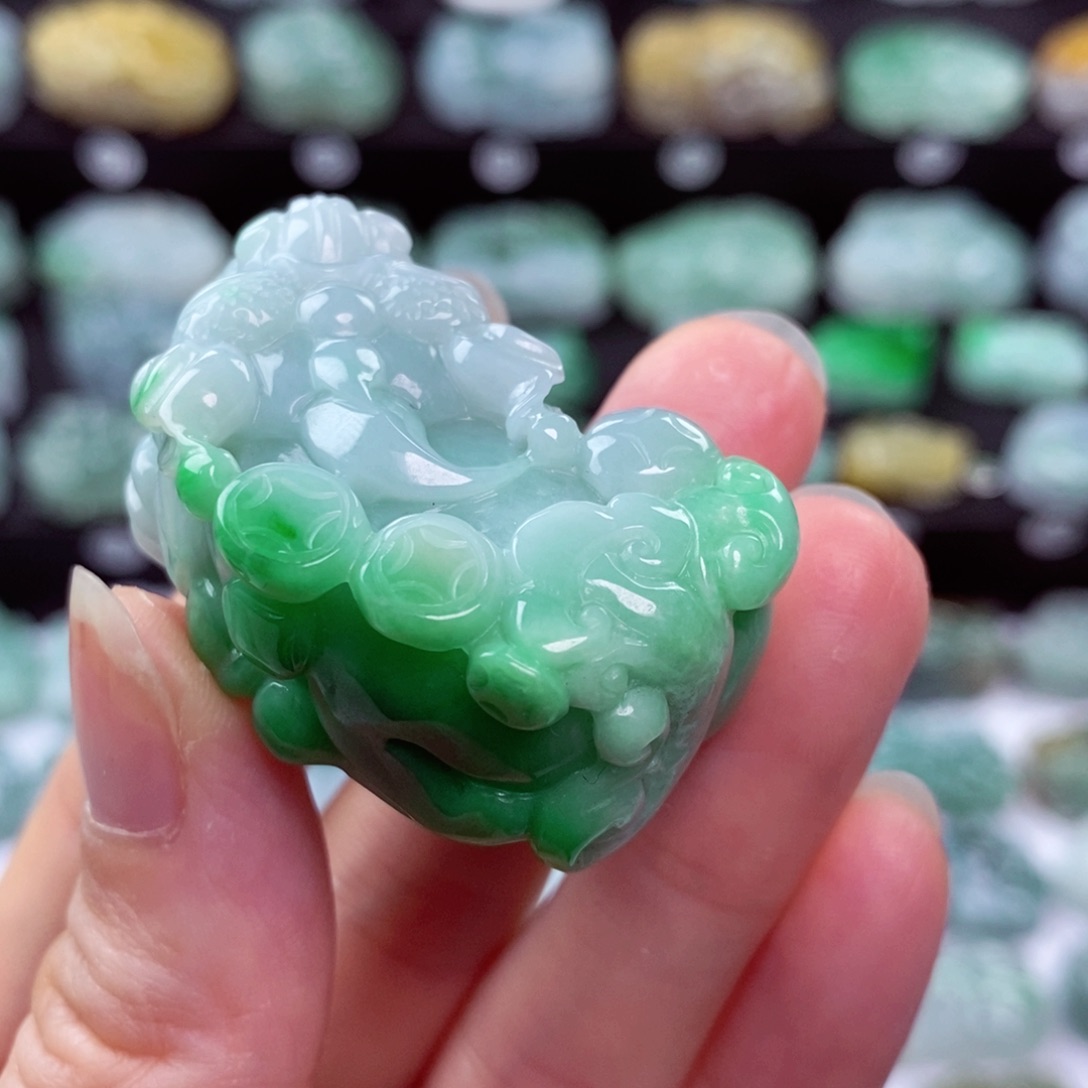 翡翠颈饰未镶嵌天然