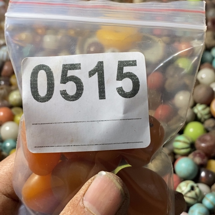 小***如和田玉（糖玉）未镶嵌手链