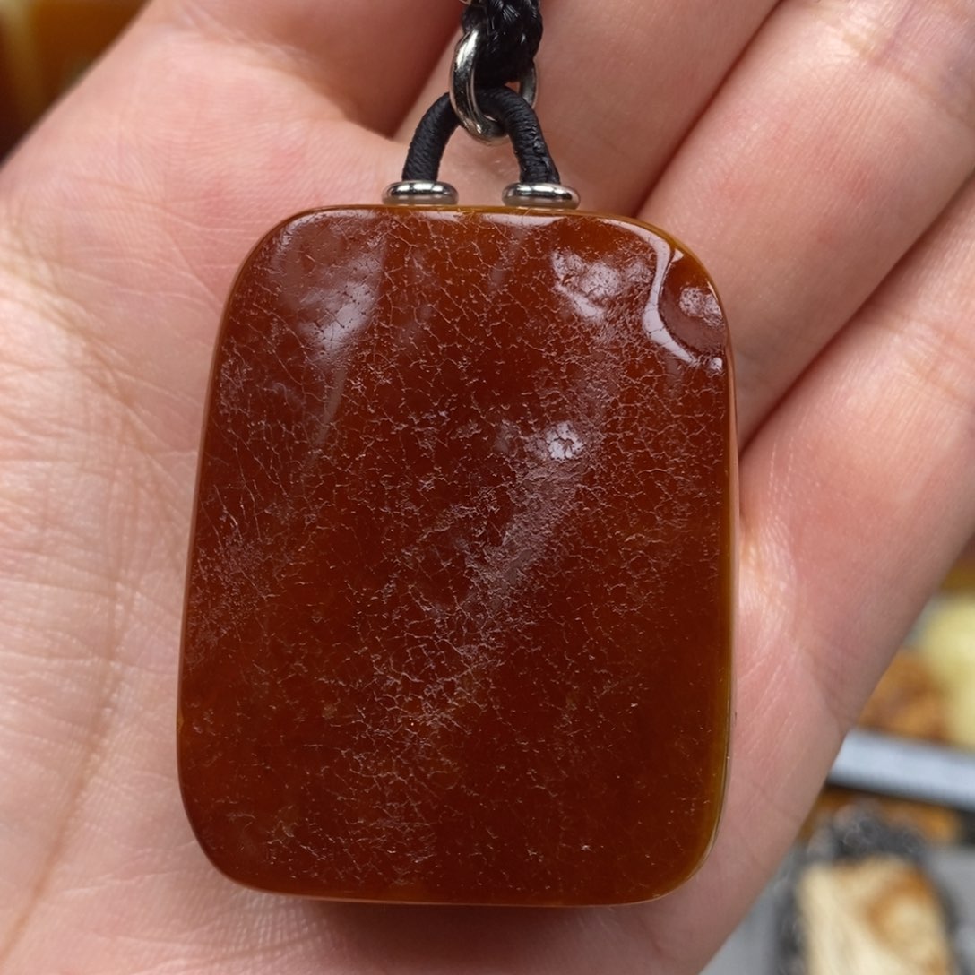 未镶嵌琥珀珠宝奇石