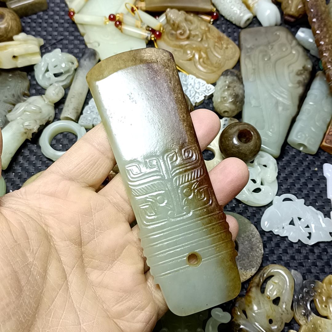 和田玉颈饰未镶嵌