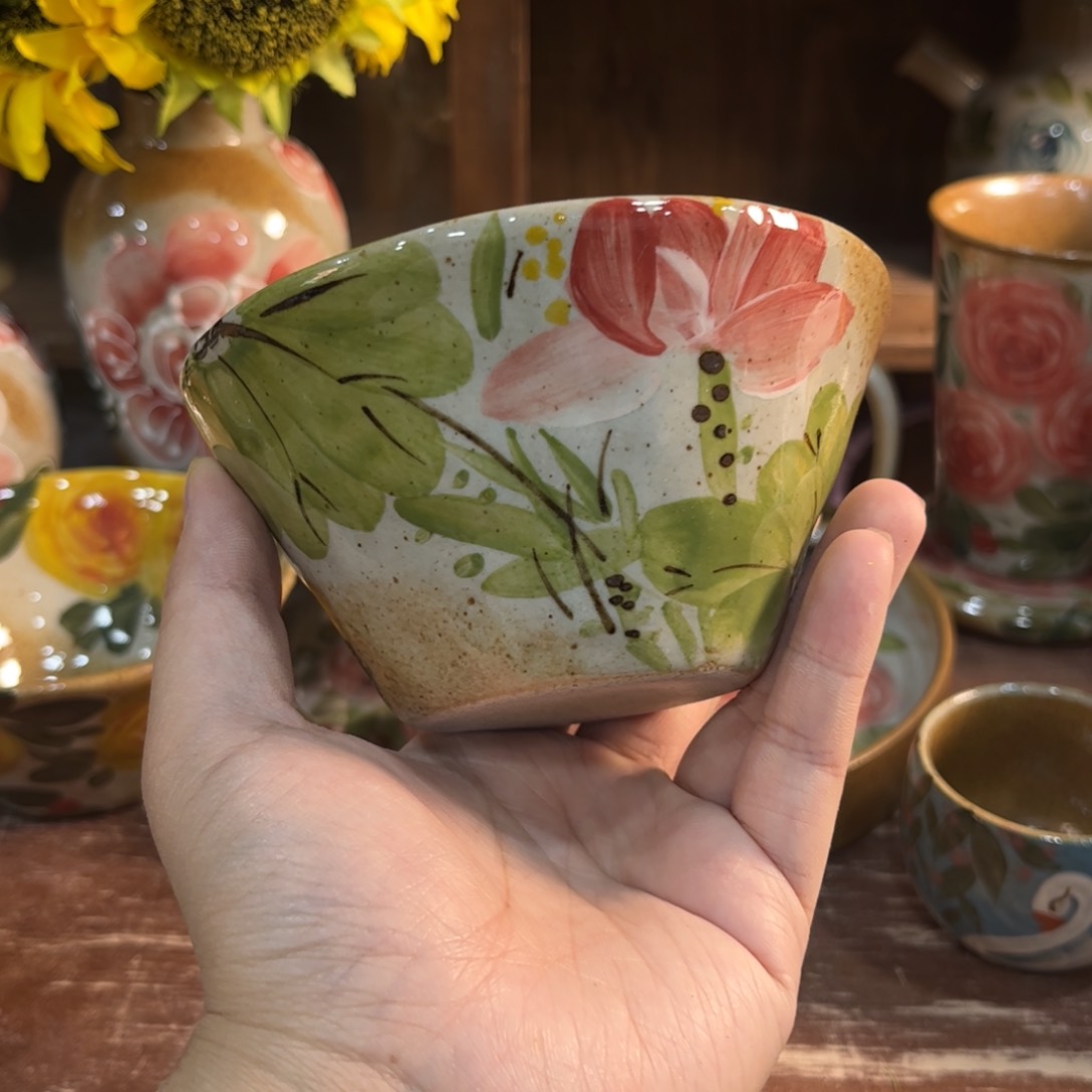 壶红红火火恍恍惚惚哈哈哈哈笑着