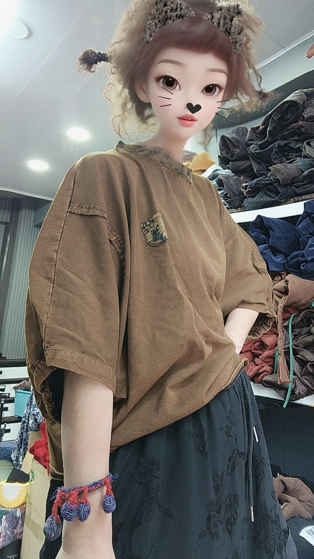 无吊牌砂洗做旧圆领口补丁T恤衫