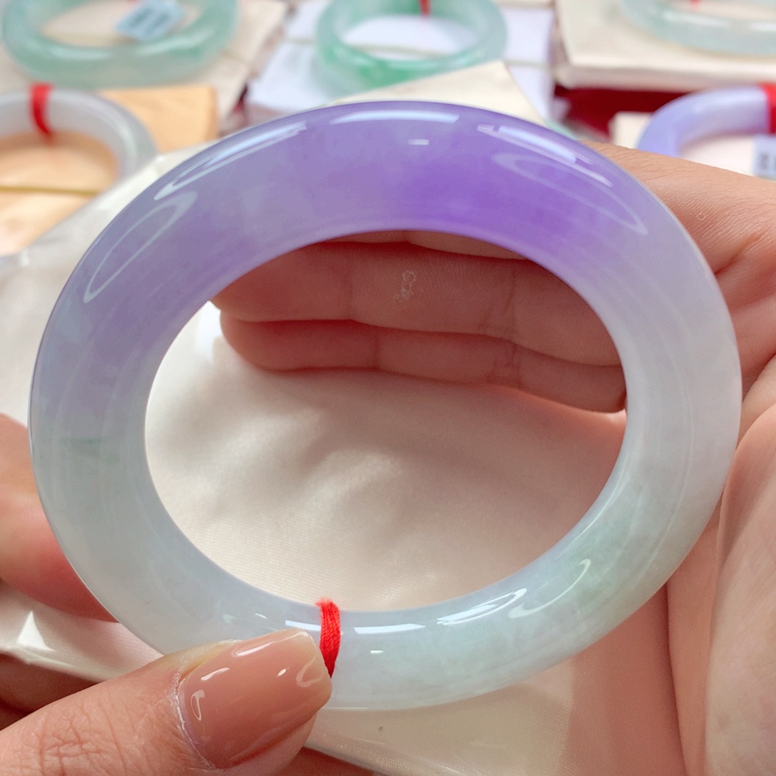 翡翠手镯未镶嵌师妹