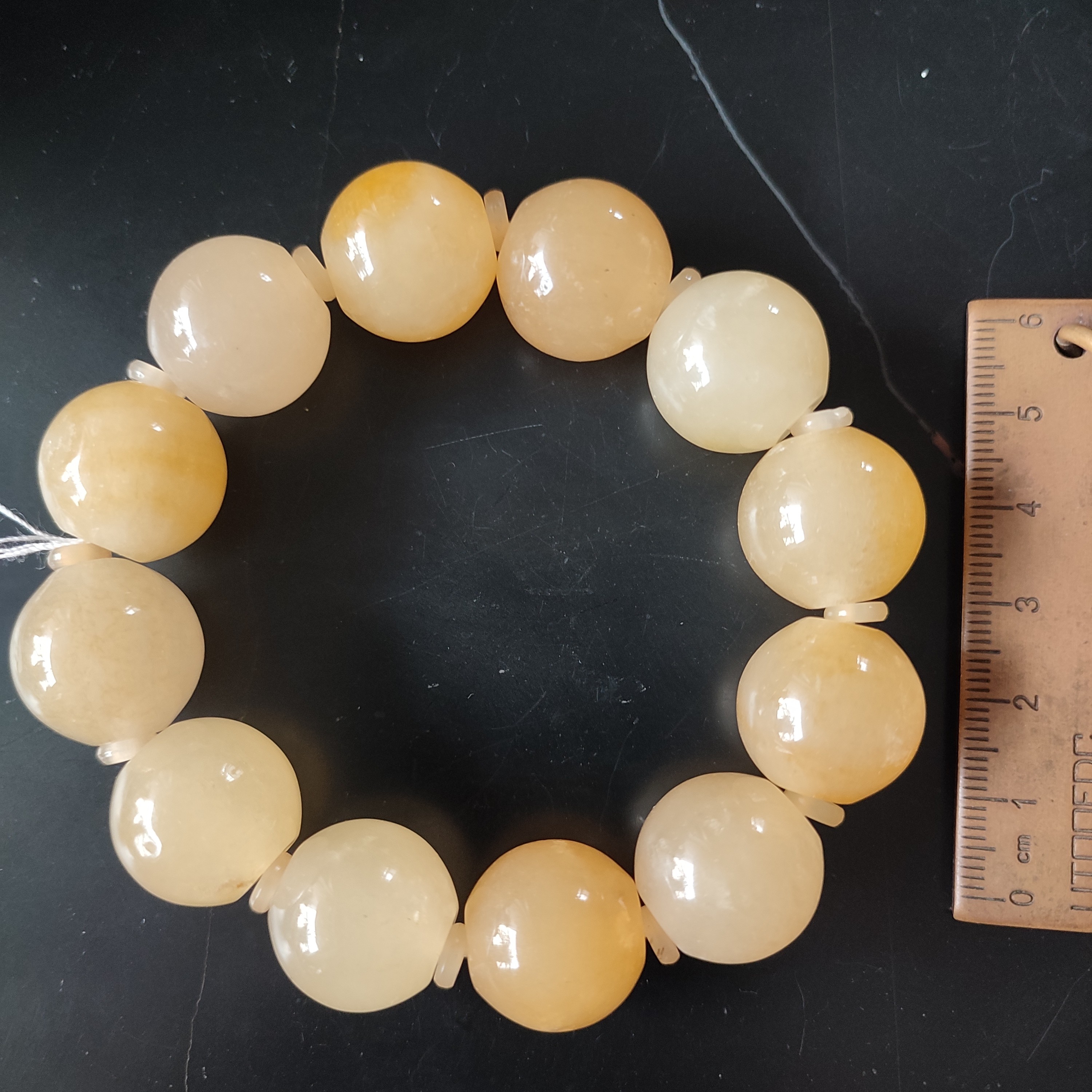 云南龙陵黄龙玉材质手串