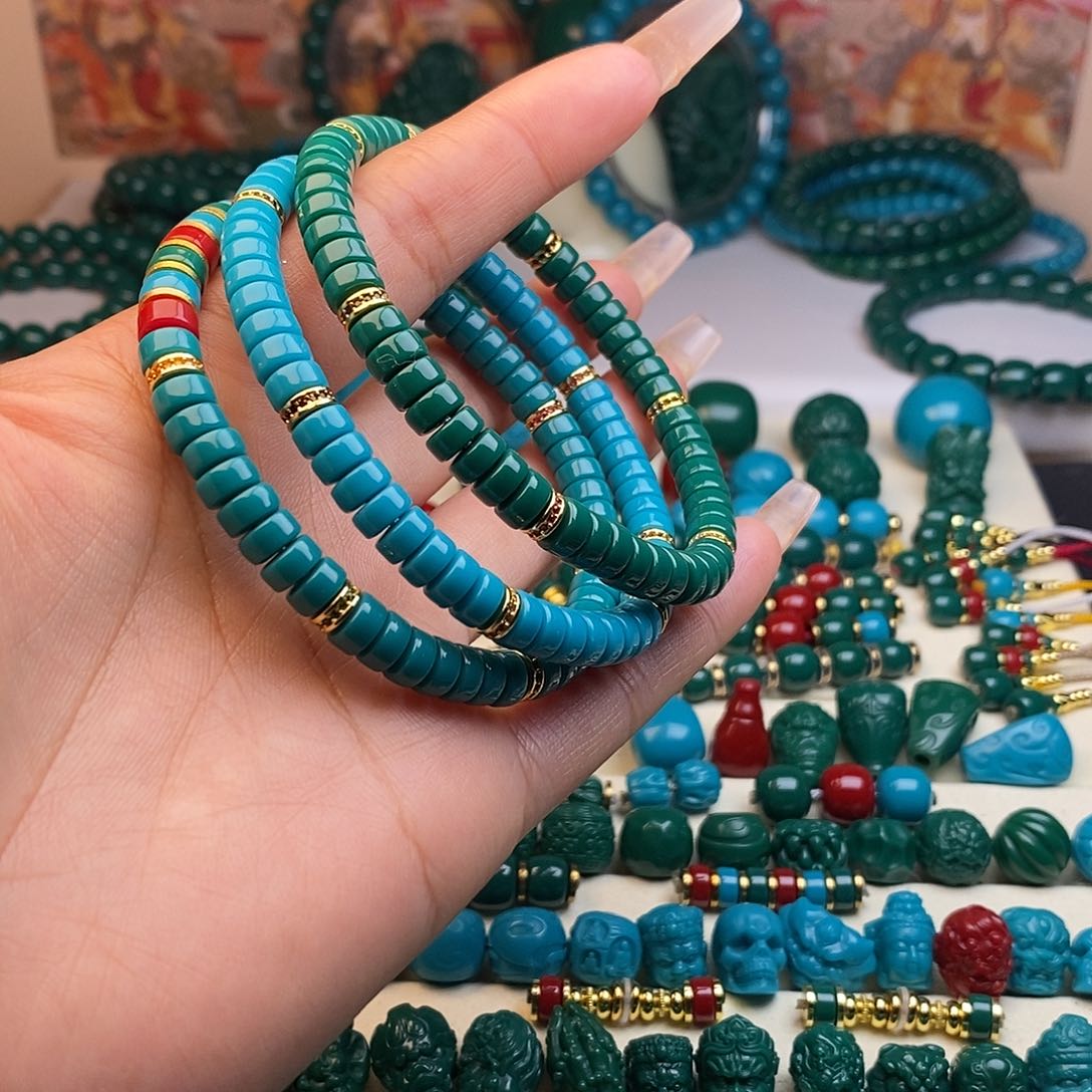 颈饰琉璃澄*、卡6药片绿色蓝色蓝绿色各一条