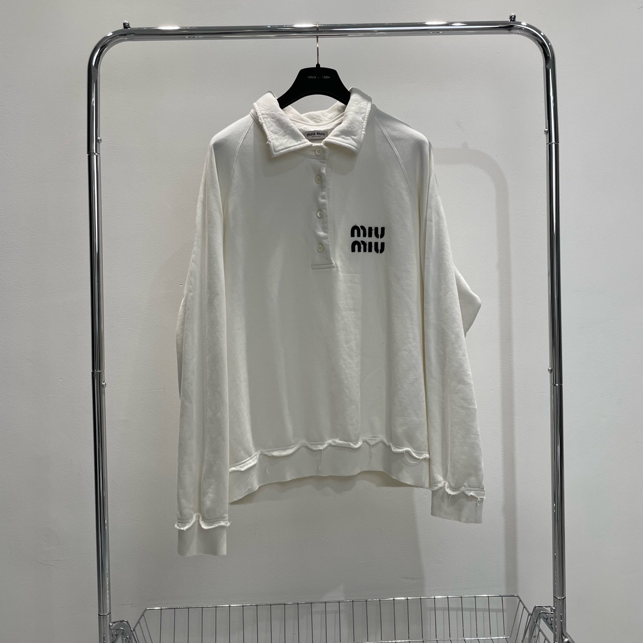 99新 MIU MIU/缪缪 米白色刺绣徽标polo纽扣卫衣 YY00206 尺码L