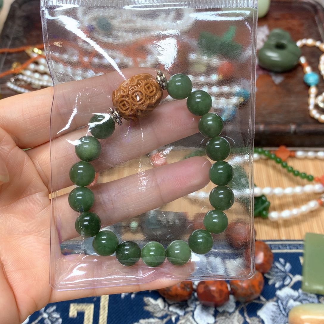 岫岩老玉（透闪石质玉）挂件未镶嵌