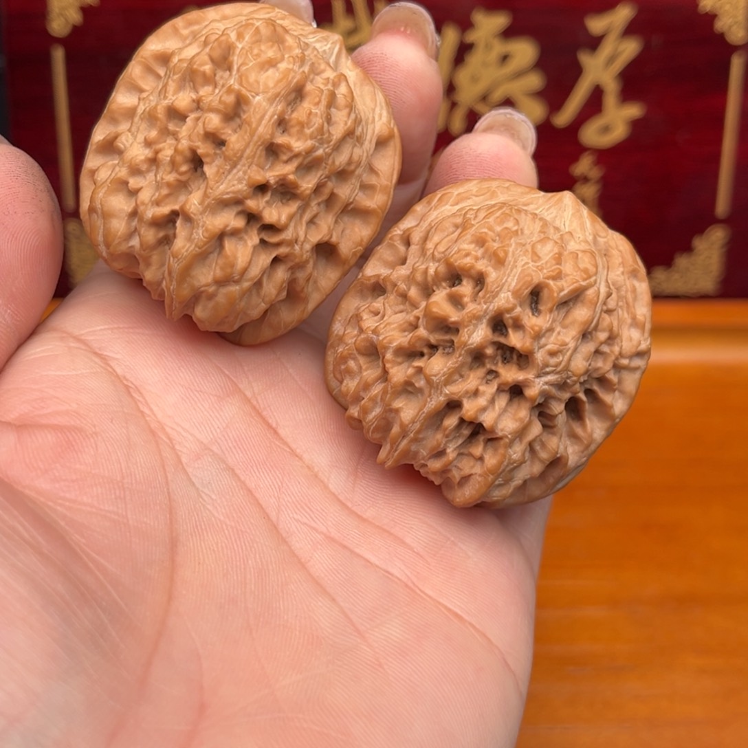 文玩核桃吊坠将军