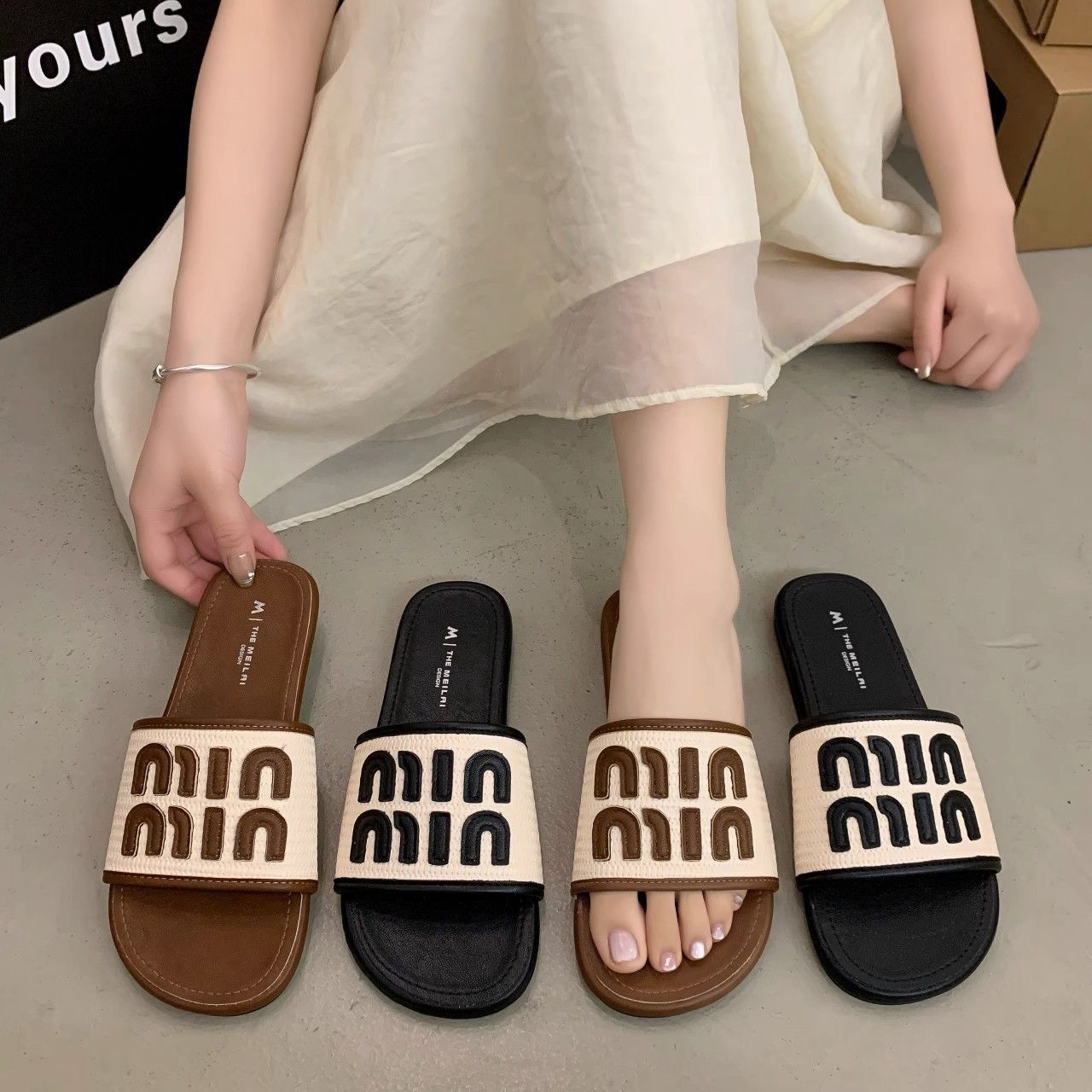 新店福利小香风底凉拖鞋女夏季外穿2025新款时尚百搭洗澡沙滩一字