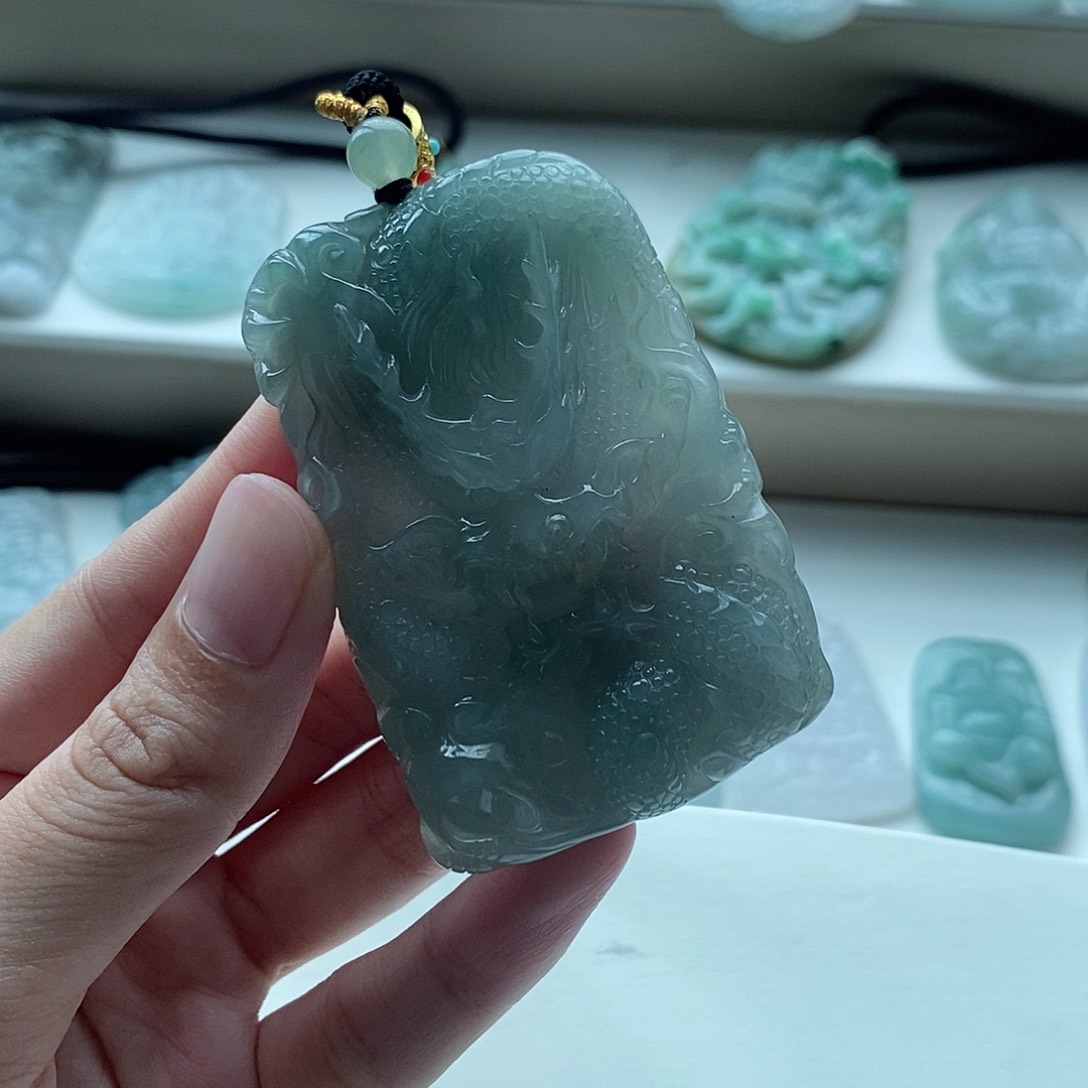 【闪购商品】翡翠未镶嵌颈饰