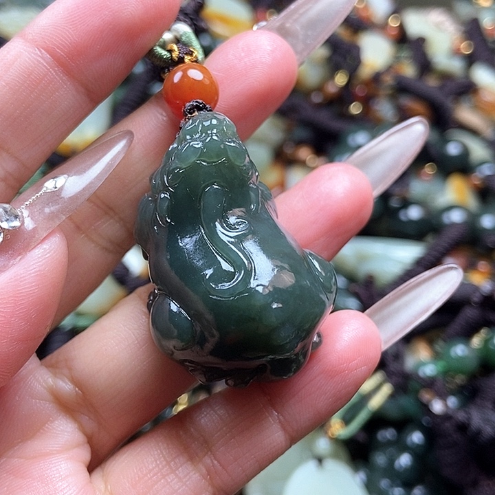 和田玉颈饰未镶嵌