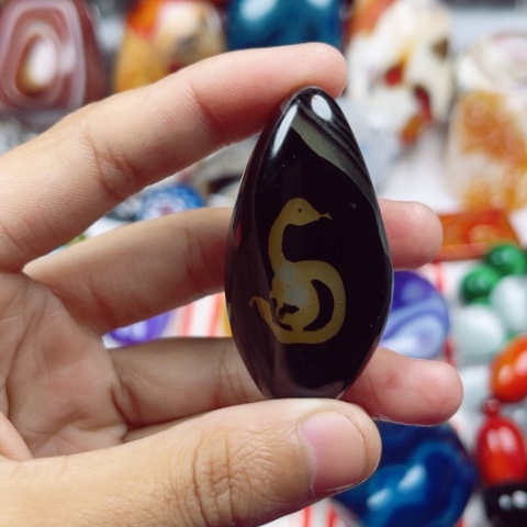 玛瑙/玉髓耳饰未镶嵌