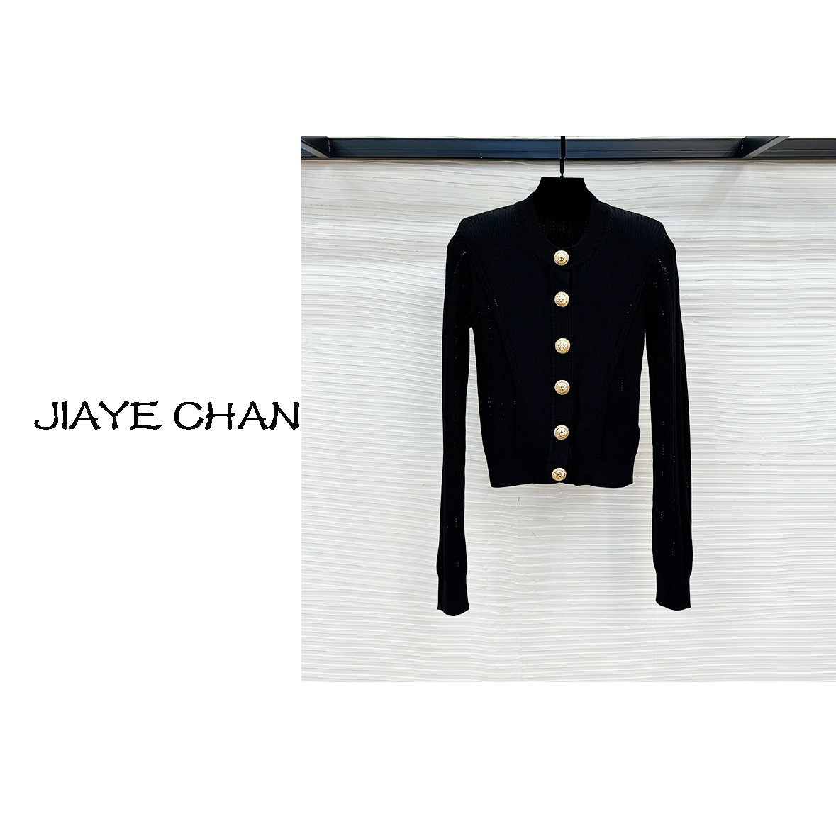 JIAYE CHAN黑色小香风圆领金属单排扣针织上衣