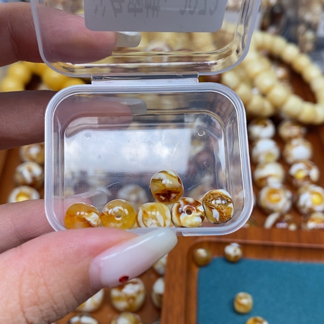 琥珀未镶嵌珠宝奇石3972