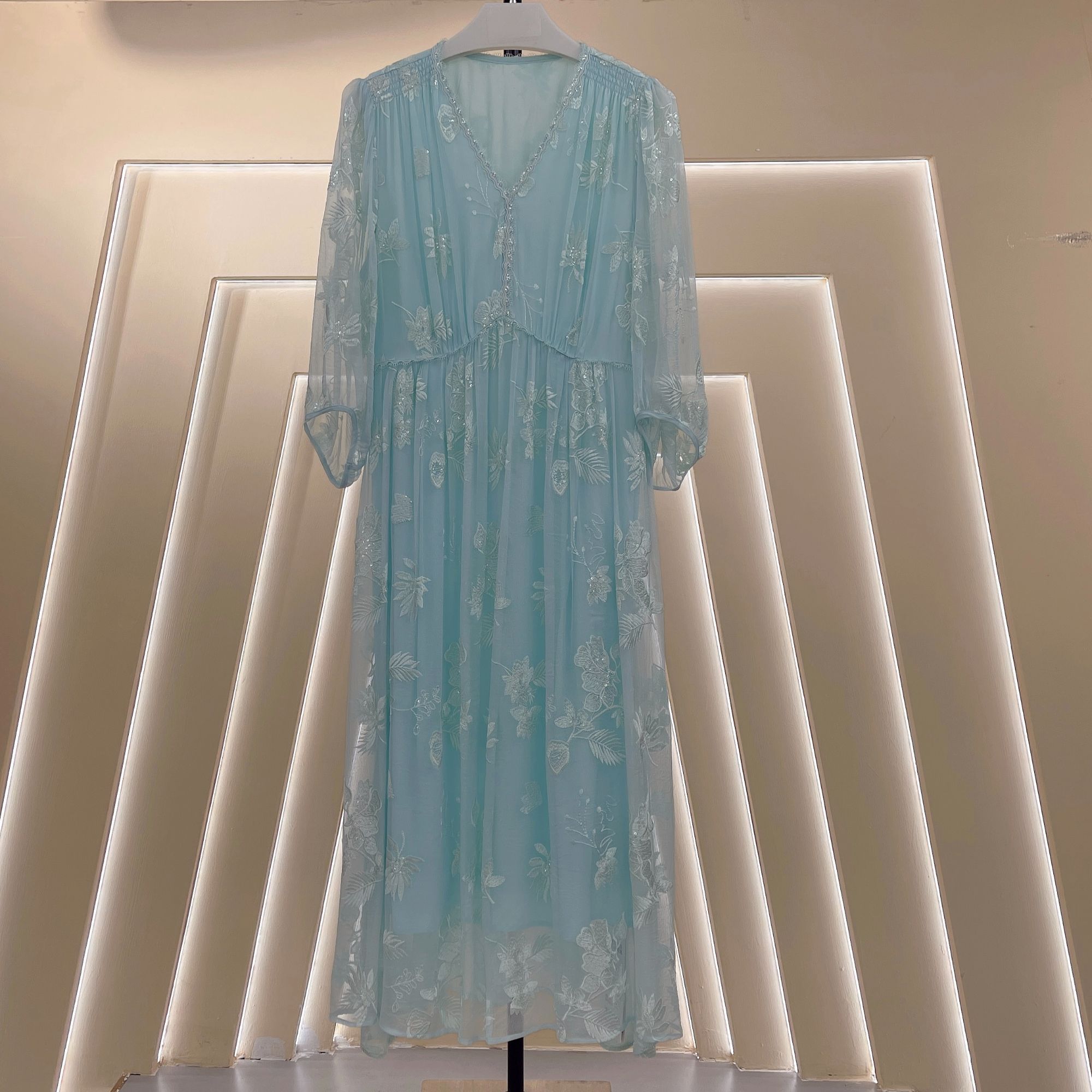 显瘦设计师蓝色中长款连衣裙原创设计宽松腰B